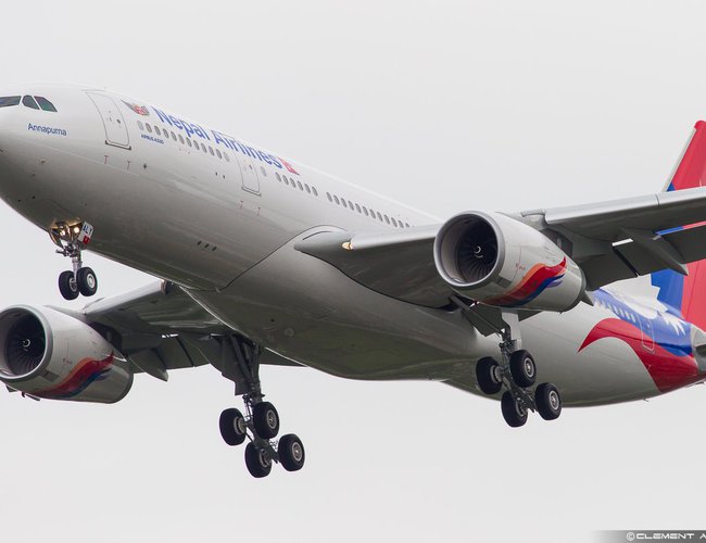 Private aircraft makes emergency landing at Kathmandu... Private aircraft makes emergency landing at Kathmandu...- India TV