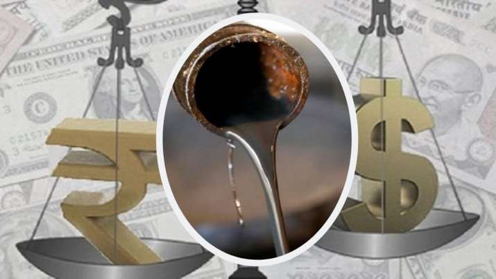 Indian currency plunged sharply in crude oil rupee lost 1 percent against dollar Indian currency plunged sharply in crude oil rupee lost 1 percent against dollar- India TV Paisa