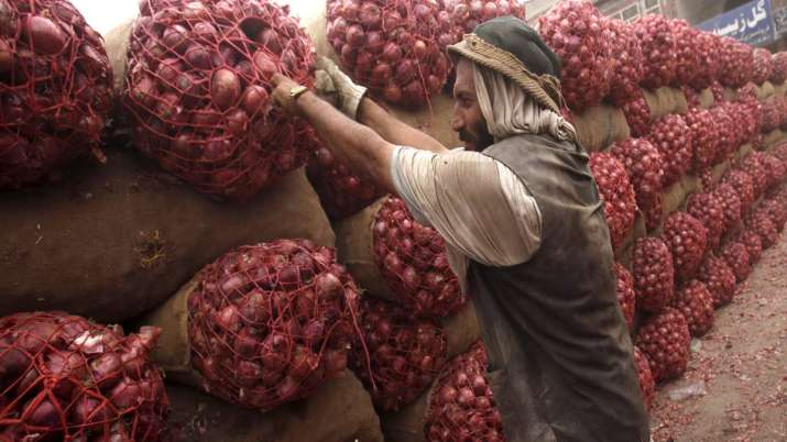 Afghanistan’s Onion reaches India via Pakistan, Delhi government demands 100 tons of onions per day Afghanistan’s Onion reaches India via Pakistan, Delhi government demands 100 tons of onions per day- India TV Paisa