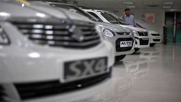 Passenger vehicle sales decline for 10th straight month; down 31.57 pc in Aug Passenger vehicle sales decline for 10th straight month; down 31.57 pc in Aug- India TV Paisa
