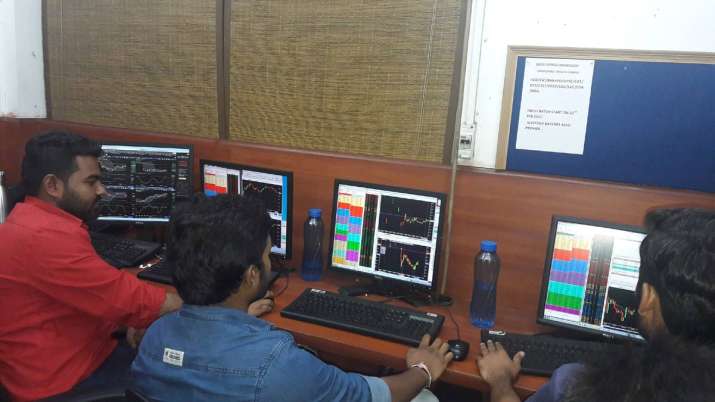 Sensex recovers 162 pts; auto stocks cap gains Sensex recovers 162 pts; auto stocks cap gains- India TV Paisa