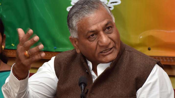 जनरल बाजवा पर वीके सिंह का पलटवार, कहा-कश्मीर के नाम पर मौज कर रही है पाक सेना जनरल बाजवा पर वीके सिंह का पलटवार, कहा-कश्मीर के नाम पर मौज कर रही है पाक सेना- India TV