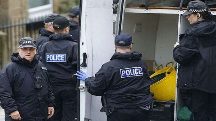 39 dead bodies found in truck container in UK 39 dead bodies found in truck container in UK - India TV
