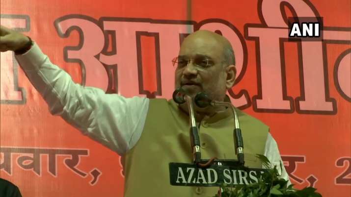 राहुल गांधी की विदेश यात्रा पर अमित शाह का निशाना राहुल गांधी की विदेश यात्रा पर अमित शाह का निशाना- India TV