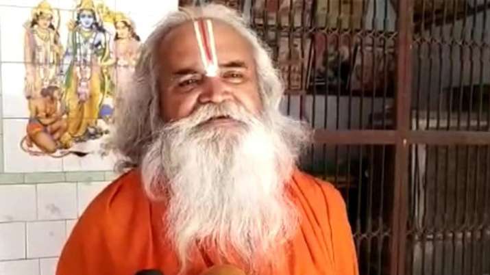 सुप्रीम कोर्ट में अयोध्या का नक्शा फाड़ने पर बवाल, साधु-संतों ने उठाए राजीव धवन पर सवाल सुप्रीम कोर्ट में अयोध्या का नक्शा फाड़ने पर बवाल, साधु-संतों ने उठाए राजीव धवन पर सवाल- India TV