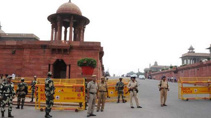 दशहरे से पहले आतंक की बड़ी साजिश का खुलासा, दिल्ली में स्पेशल सेल की ताबड़तोड़ छापेमारी दशहरे से पहले आतंक की बड़ी साजिश का खुलासा, दिल्ली में स्पेशल सेल की ताबड़तोड़ छापेमारी- India TV