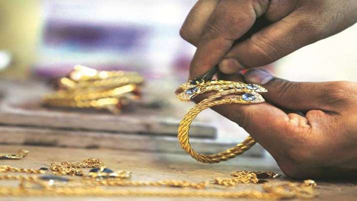 Gems, jewellery exports dip 7 pc in Apr-Aug Gems, jewellery exports dip 7 pc in Apr-Aug- India TV Paisa
