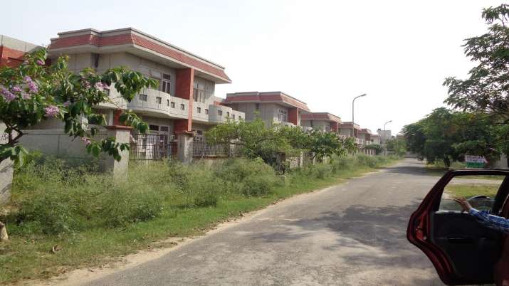Greater Noida Authority demands more amount for plots bought 20 years back After Allahabad HC Order Greater Noida Authority demands more amount for plots bought 20 years back After Allahabad HC Order- India TV Paisa