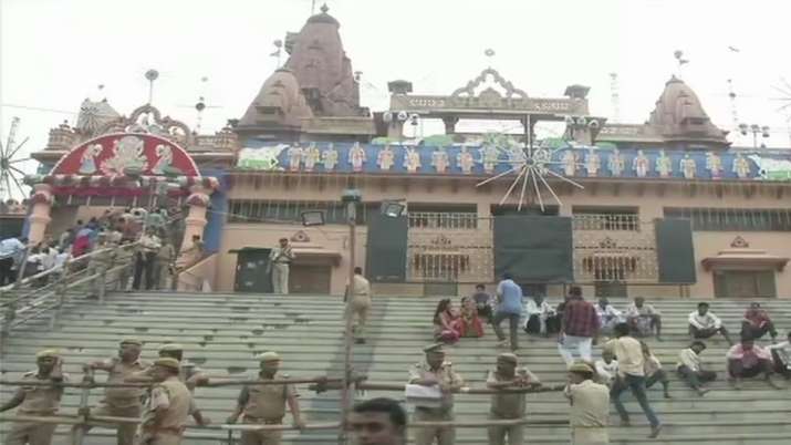 दिल्ली में आतंकवादियों की घुसपैठ की आशंका के चलते मथुरा में हाई-अलर्ट मथुरा दिल्ली में आतंकवादियों की घुसपैठ की आशंका के चलते मथुरा में हाई-अलर्ट मथुरा- India TV