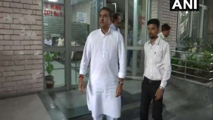 प्रफुल्ल पटेल से ईडी ने की 12 घंटे पूछताछ, इकबाल मिर्ची के बेटे से रिश्ते पर पूछा गया सवाल प्रफुल्ल पटेल से ईडी ने की 12 घंटे पूछताछ, इकबाल मिर्ची के बेटे से रिश्ते पर पूछा गया सवाल- India TV