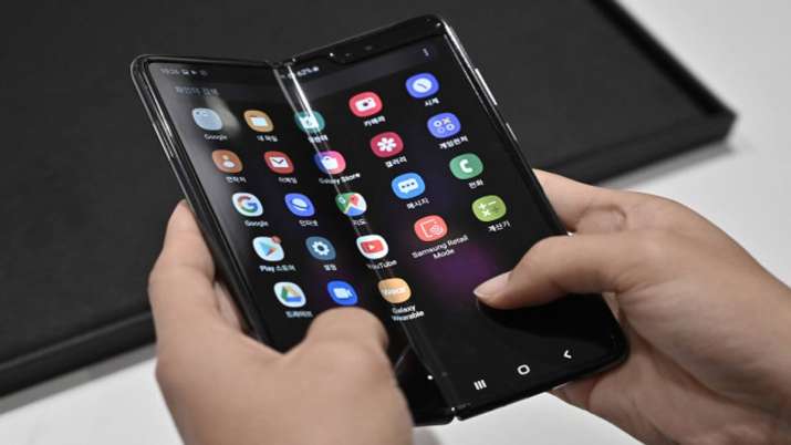 Rs 1.65 lakh Samsung Galaxy Fold sold out in 30 minutes in India Rs 1.65 lakh Samsung Galaxy Fold sold out in 30 minutes in India- India TV Paisa