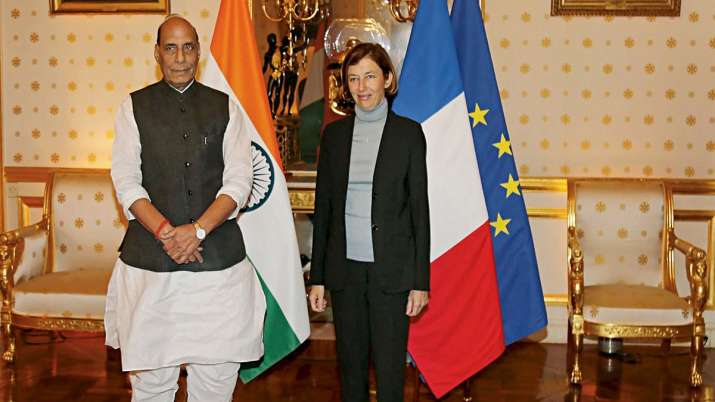 Union Defence Minister Rajnath Singh with his French counterpart Florence Parly in Paris. Union Defence Minister Rajnath Singh with his French counterpart Florence Parly in Paris.- India TV