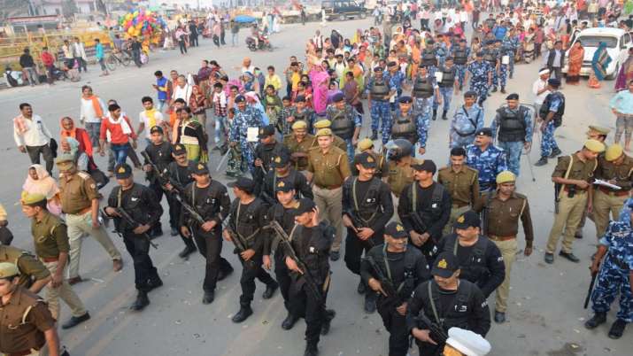 अयोध्या पर सबसे बड़े फैसले से पहले अयोध्या छावनी में तब्दील, पूरे यूपी में धारा 144 लागू अयोध्या पर सबसे बड़े फैसले से पहले अयोध्या छावनी में तब्दील, पूरे यूपी में धारा 144 लागू- India TV