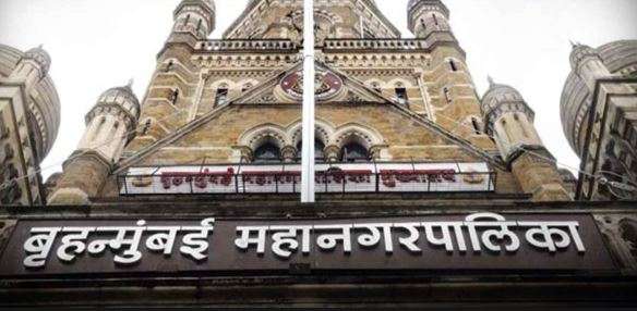 महाराष्ट्र में सरकार गठन को लेकर उठापटक के बीच बीएमसी ठेकेदारों के यहां आयकर छापे महाराष्ट्र में सरकार गठन को लेकर उठापटक के बीच बीएमसी ठेकेदारों के यहां आयकर छापे- India TV