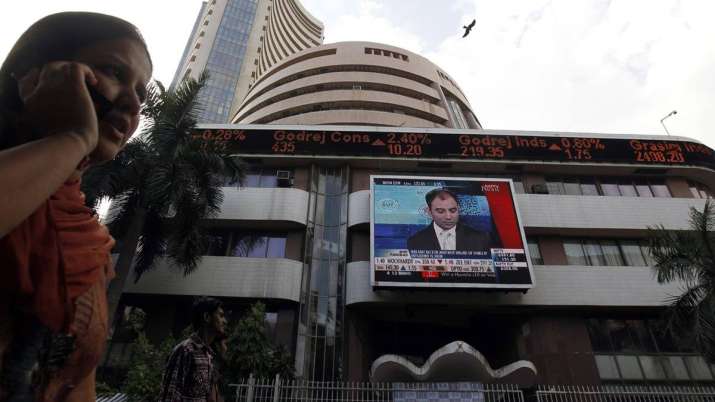 Sensex hits record peak of 40,435; Nifty nears 12K Sensex hits record peak of 40,435; Nifty nears 12K- India TV Paisa