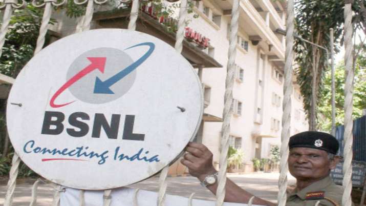 Nearly 70,000 BSNL employees opted for VRS so far Nearly 70,000 BSNL employees opted for VRS so far- India TV Paisa
