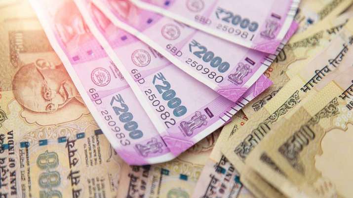 slowdown was biggest negative impact of demonetization, Rs 2,000 notes being hoarded slowdown was biggest negative impact of demonetization, Rs 2,000 notes being hoarded- India TV Paisa