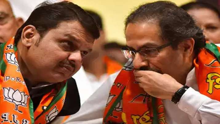 महाराष्ट्र में क्या होगा, BJP देगी अच्छी खबर, 50-50 फॉर्मूले पर अड़ी है शिवसेना? महाराष्ट्र में क्या होगा, BJP देगी अच्छी खबर, 50-50 फॉर्मूले पर अड़ी है शिवसेना?- India TV