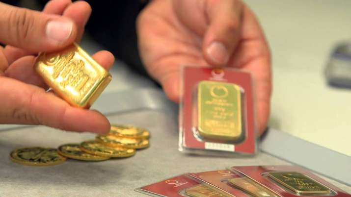 Gold prices slip by Rs 149 on weak global cues Gold prices slip by Rs 149 on weak global cues- India TV Paisa