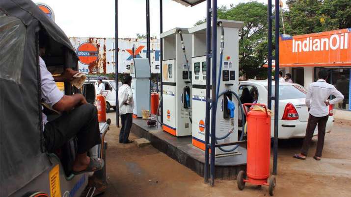 Minimum 100 petrol pumps, 5% in remote areas: India's new liberalised fuel retail policy Minimum 100 petrol pumps, 5% in remote areas: India's new liberalised fuel retail policy- India TV Paisa
