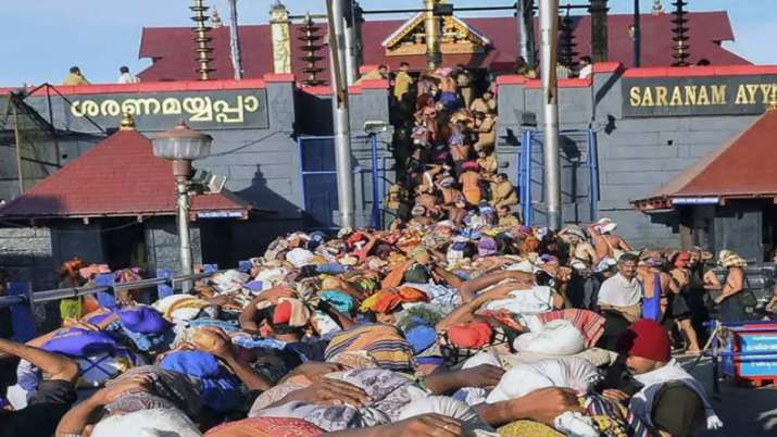 क्या टूट जाएगी सालों पुरानी परंपरा, महिलाओं को मिलेगी सबरीमाला में एंट्री? फैसला आज क्या टूट जाएगी सालों पुरानी परंपरा, महिलाओं को मिलेगी सबरीमाला में एंट्री? फैसला आज- India TV