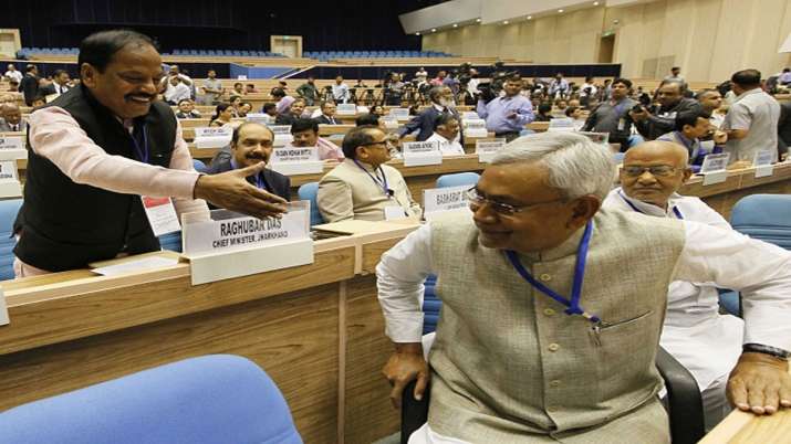 Raghubar das and Nitish Kumar Raghubar das and Nitish Kumar- India TV