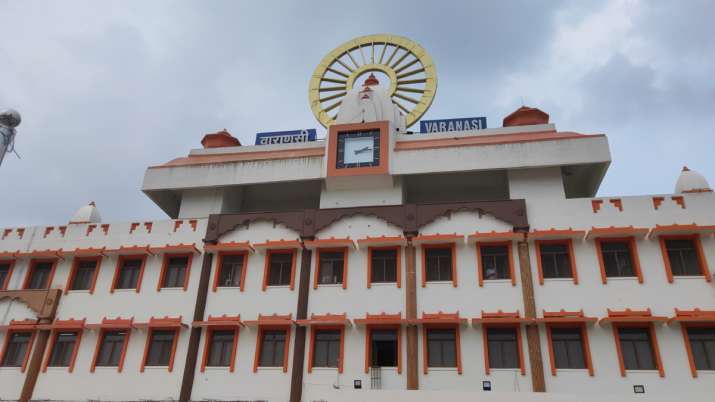 Narendra Modi, Varanasi railway station, Narendra Modi Varanasi, PM Modi’s constituency, वाराणसी रेल Narendra Modi, Varanasi railway station, Narendra Modi Varanasi, PM Modi’s constituency, वाराणसी रेल- India TV