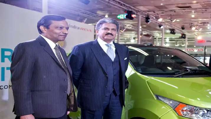 Anand Mahindra, Pawan Goenka, Mahindra Group Anand Mahindra, Pawan Goenka, Mahindra Group - India TV Paisa