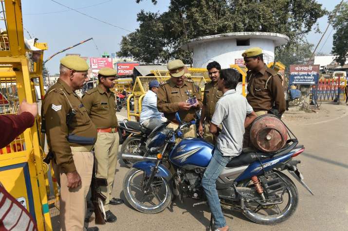 6 December: बाबरी विध्वंस की आज 27वीं बरसी, छावनी में तब्दील हुई अयोध्या 6 December: बाबरी विध्वंस की आज 27वीं बरसी, छावनी में तब्दील हुई अयोध्या- India TV