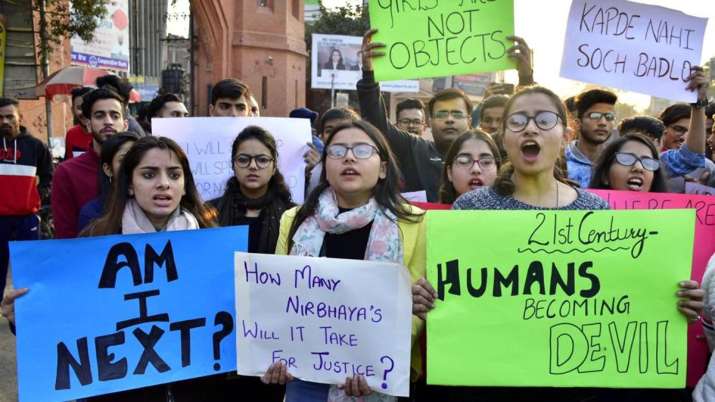 कभी निर्भया तो कभी हैदराबाद, कब तक चलेगी बहस? यहां रेपिस्टों में डाल दिए जाते हैं महिला के हॉर्मोन् कभी निर्भया तो कभी हैदराबाद, कब तक चलेगी बहस? यहां रेपिस्टों में डाल दिए जाते हैं महिला के हॉर्मोन्- India TV