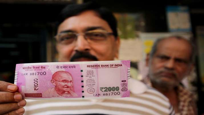 Rupee extends winning run for 6th day against US dollar, gains 7 paise Rupee extends winning run for 6th day against US dollar, gains 7 paise- India TV Paisa