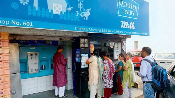 Mother Dairy hikes milk prices by up to Rs 3 per Litre Mother Dairy hikes milk prices by up to Rs 3 per Litre- India TV Paisa