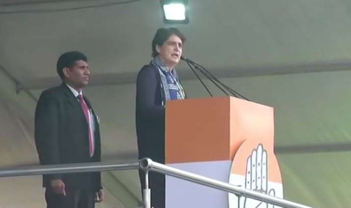 कांग्रेस की देश बचाओ रैली में बोलीं प्रियंका गांधी, मोदी है तो मुमकिन है... कांग्रेस की देश बचाओ रैली में बोलीं प्रियंका गांधी, मोदी है तो मुमकिन है...- India TV