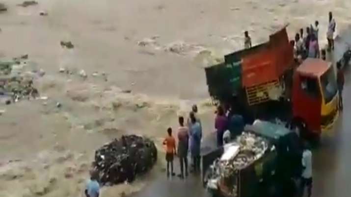 Truck Garbage River Truck Garbage River- India TV