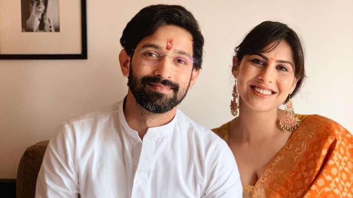 विक्रांत मेस्सी ने गर्लफ्रेंड से की सगाई विक्रांत मेस्सी ने गर्लफ्रेंड से की सगाई- India TV