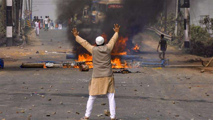 Citizenship Act, West Bengal, West Bengal protests, Mamata Banerjee, Violent protests rock Bengal Citizenship Act, West Bengal, West Bengal protests, Mamata Banerjee, Violent protests rock Bengal- India TV