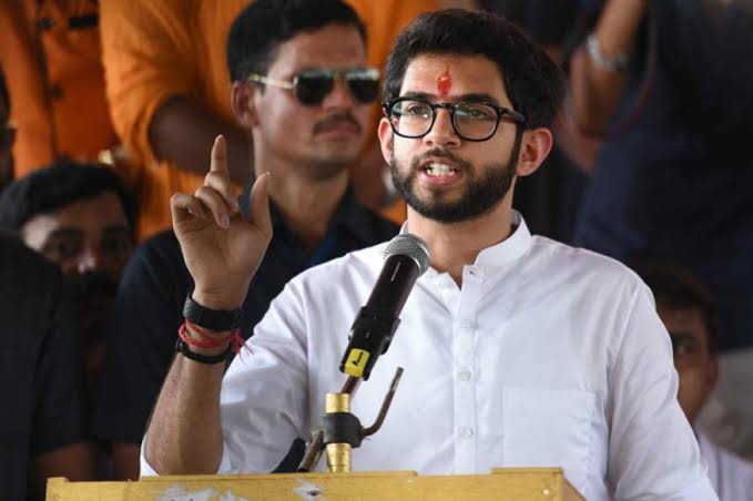 Aaditya Thackeray and Sanjay Raut on free Kashmir poster Aaditya Thackeray and Sanjay Raut on free Kashmir poster- India TV