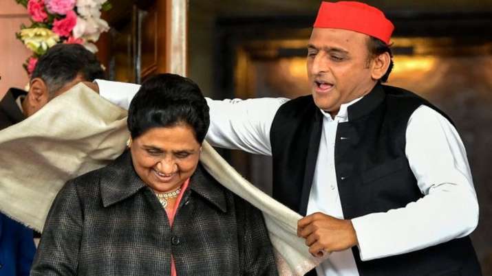 Akhilesh Yadav and SP congratulates Mayawati on her 64th birthday Akhilesh Yadav and SP congratulates Mayawati on her 64th birthday- India TV