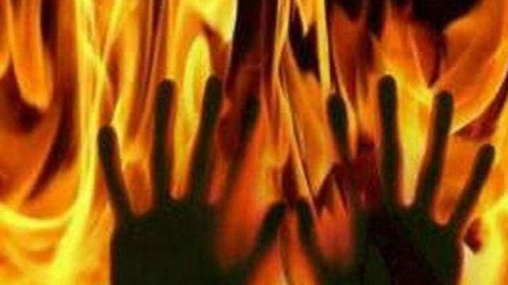 girl set on fire girl set on fire- India TV
