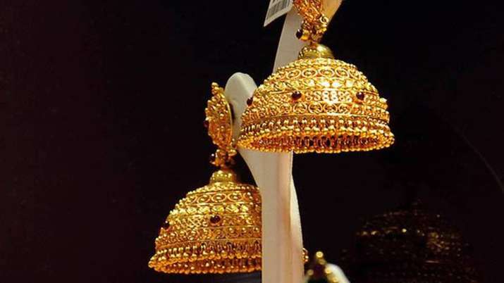 Gold rises Rs 256 on strong global trend Gold rises Rs 256 on strong global trend- India TV Paisa