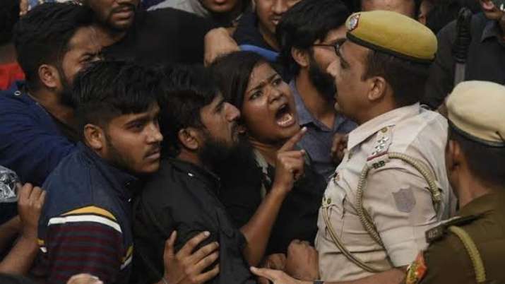 'फ्रेंड्स ऑफ आरएसएस' और 'यूनिटी अगेंस्ट लेफ्ट' व्हाट्सएप ग्रुप के फोन जब्त करने के आदेश 'फ्रेंड्स ऑफ आरएसएस' और 'यूनिटी अगेंस्ट लेफ्ट' व्हाट्सएप ग्रुप के फोन जब्त करने के आदेश- India TV