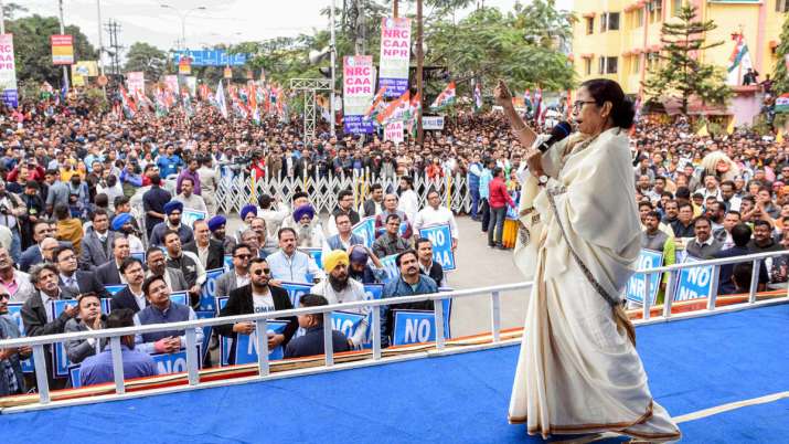 Those who don't have political existence are calling... Those who don't have political existence are calling...- India TV