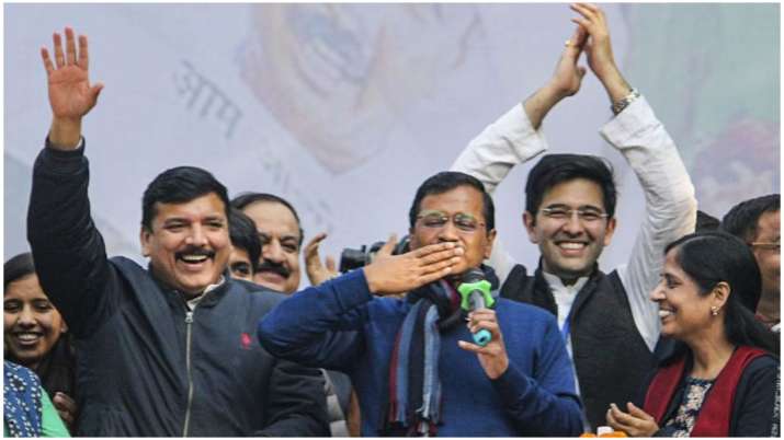 अरविंद केजरीवाल के घर आज विधायकों की बैठक, LG से मिलकर पेश करेंगे सरकार बनने का दावा अरविंद केजरीवाल के घर आज विधायकों की बैठक, LG से मिलकर पेश करेंगे सरकार बनने का दावा- India TV