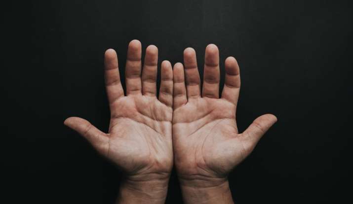 Money and wealth palmistry auspicious sign Money and wealth palmistry auspicious sign- India TV