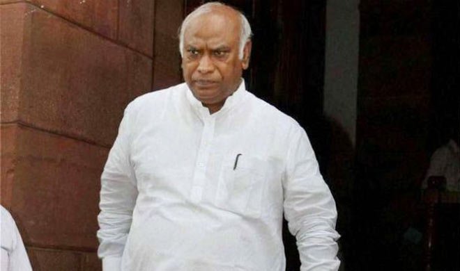 कांग्रेस चाहती है... कांग्रेस चाहती है...- India TV